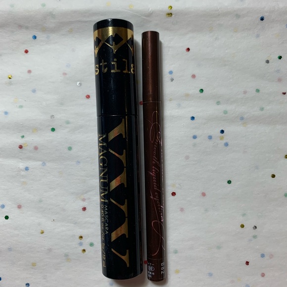 Stila Magnum XXX Mascara + Kiss Me Heroine Make Smooth Liquid Eyeliner - Picture 1 of 5